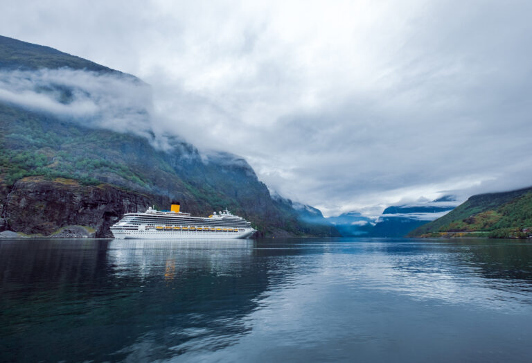 Crucero en el fiordo de Hardanger, Noruega